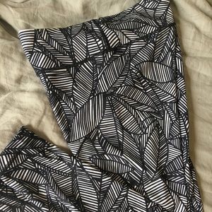 Lululemon Wunder Under Leggings size 10